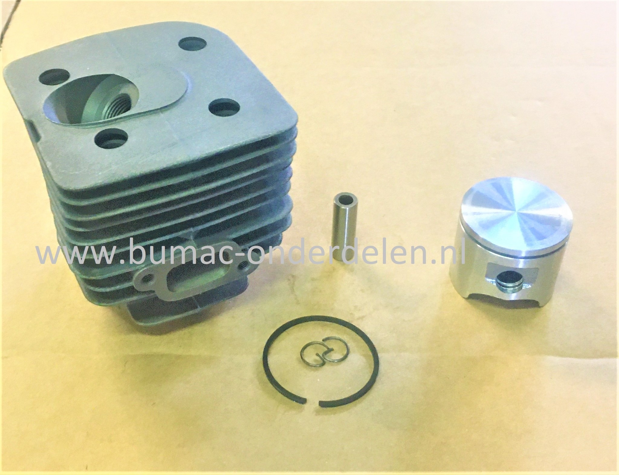 Cilinderset Ø 42 mm voor Husqvarna 343/F/FR/FRM/R, 345FX/FXT/R/RX, Jonsered BC2145, CC2145, FC2145/S/W Bosmaaier, Bermmaaier, Motorzeis, Cylinder Compleet met Zuiger, Zuigerveer, Pistonpen, Borgclips voor Electrolux Trimmer, onderdeel