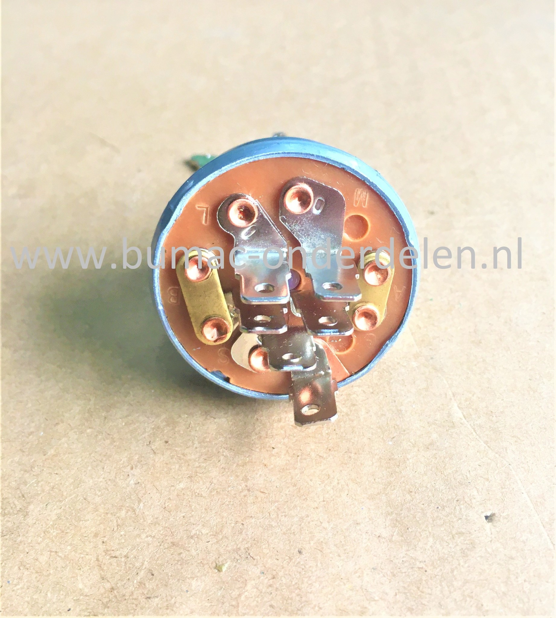 Universeel Contactslot voor MTD, CubCadet, Wolf, Yardman, Zitmaaiers, Tuintrekkers, onder andere voor CubCadet HDS3186, HDS3200, HDS3235, HDS2205, RBH1200, Z42, Z44, Z48, Z54, 42Z, ZTR Superior, Slot, HDS 3186, HDS 3200, HDS3235, HDS 2205, RBH 1200, Z 42,