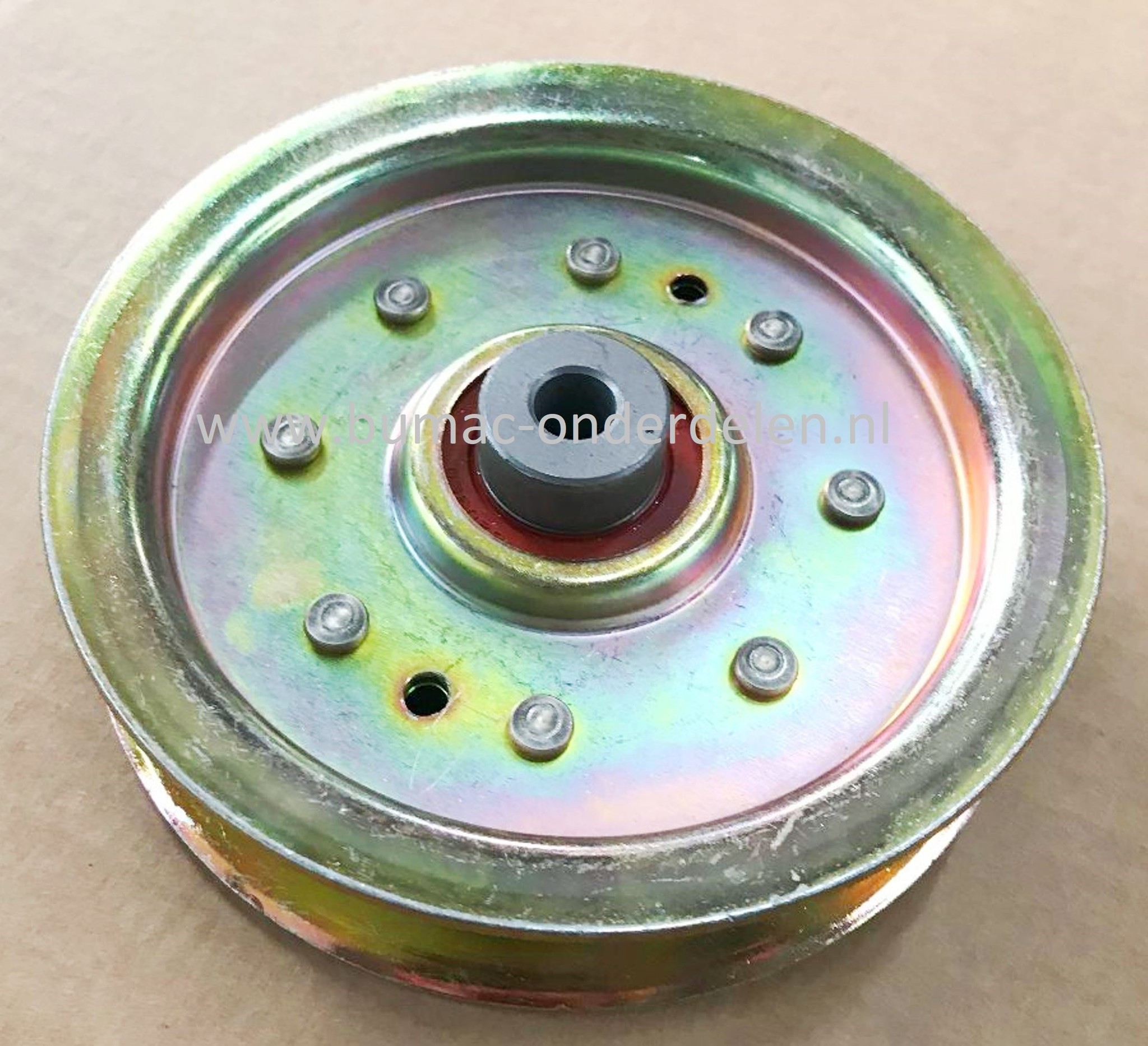 Poelie vlak gelagerd voor Husqvarna, Jonsered, Partner, Zitmaaier, GT190, GT200, GTH200, GTH220, 3441E94, 418014, 418024,  418024B, 418034, 4181E100, 4181E100,  4200-34,  4200-44,  4200V-44, 4200V-54,  X18V44B, X18V44C, XC1182HB, Y1844A, Y1844B, Y1844C, Y