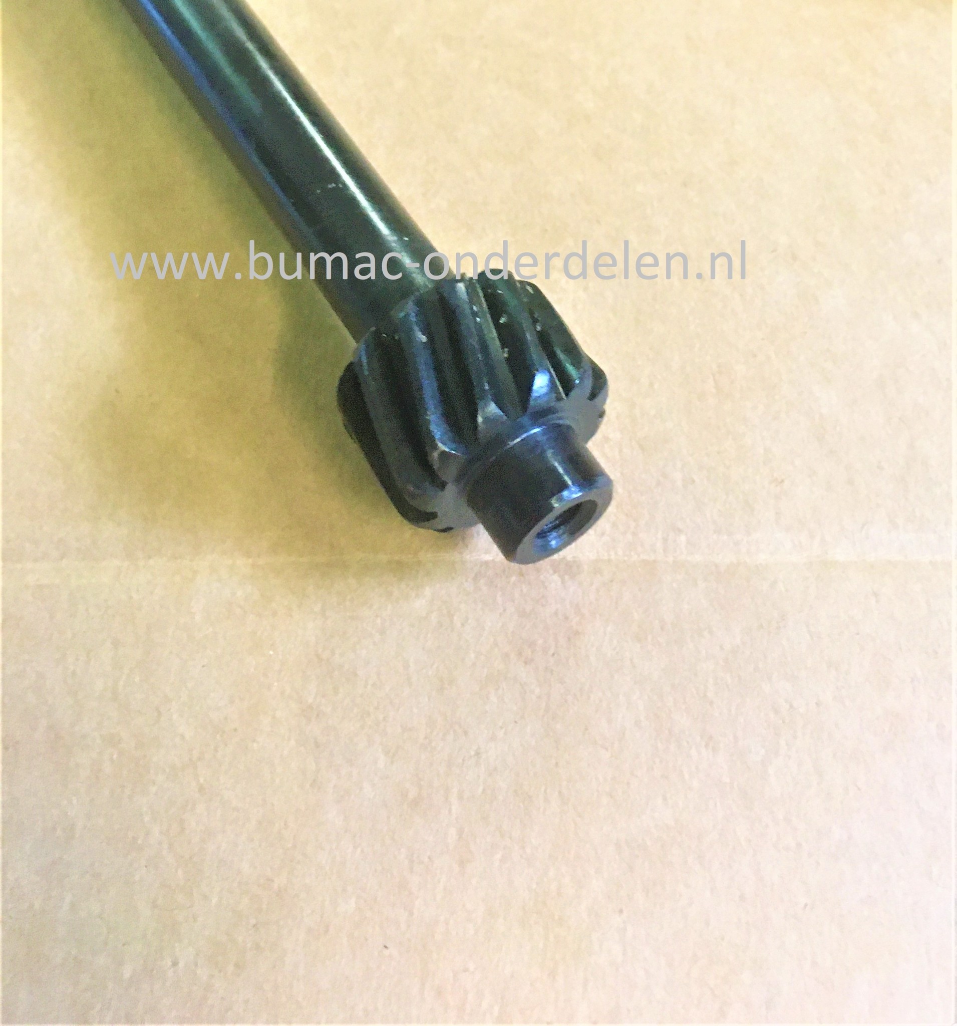 Stuurstang met Tandwiel voor MTD, Wolf, Yardman, CubCadet Zitmaaiers, Tuintrekkers, Frontmaaiers CLT38G, CLT42G, CLT42H, CLT46CVT, LT4200, LT4216, LT4600, T1000 - T1900, T2700, T3000, Stuuras, CLT 38 G, CLT 42 G, CLT42H, CLT 46 CVT, LT 4200, LT 4216, LT 4