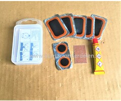 Bandenplakset voor Plakken Binnenbanden, Set bevat 5 grote plakkers ( 51 x 34 mm ), 2 kleine plakkers ( Ø 20 mm ), Tube Plaksel, Schuurpapier