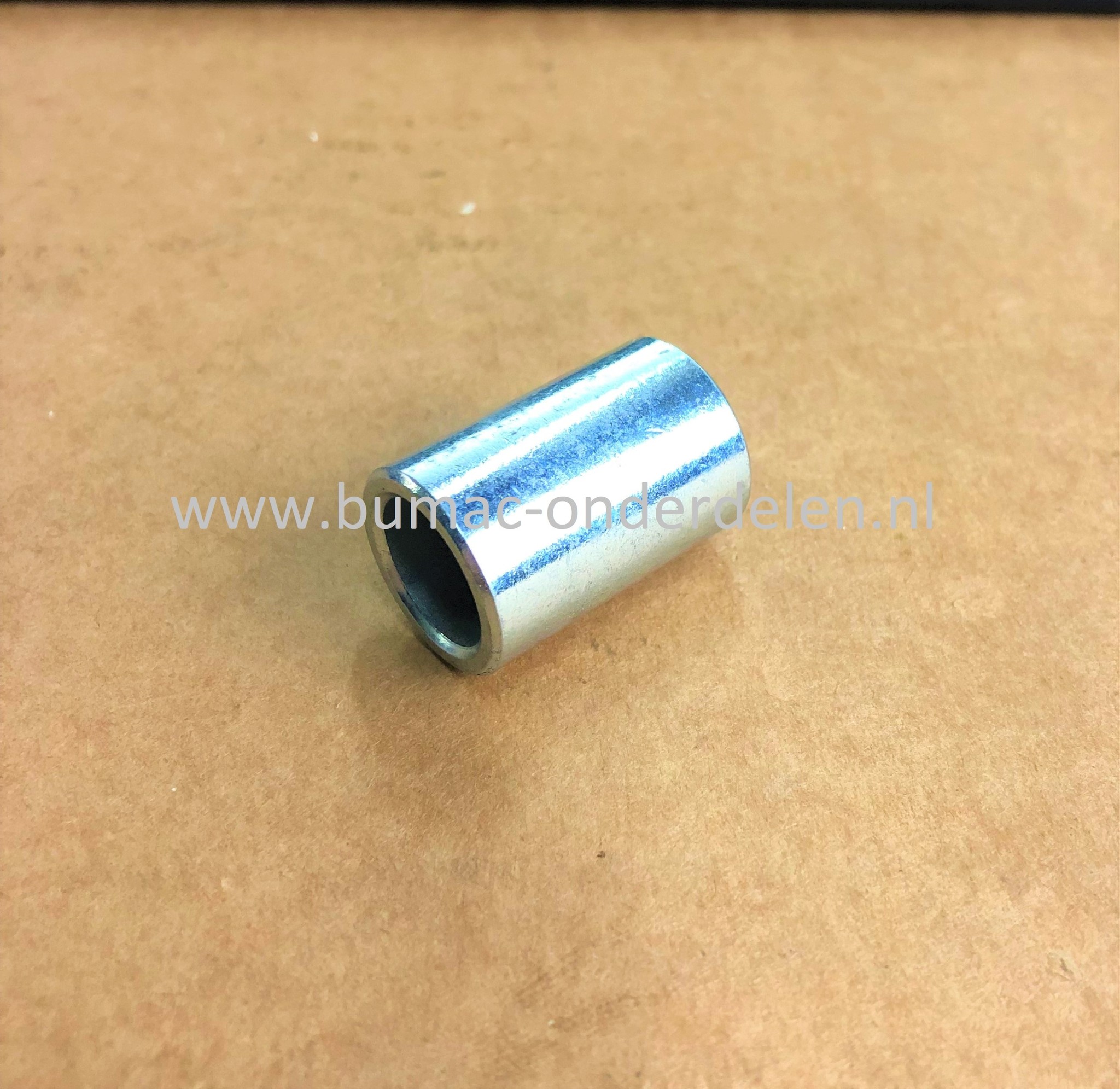 Geleidebus voor Steunwiel Maaidek, Voorwiel, Aandrijfbak bij MTD - Yard Man - Gutbrod - Cub Cadet - Bolens - Massey Ferguson Grasmaaier, Zitmaaier, Tuintrekker Lagerbus onder andere voor MF50-23SD - MF21SE - MH4654B - MH464H - HB58RLCS - HB58RLCS