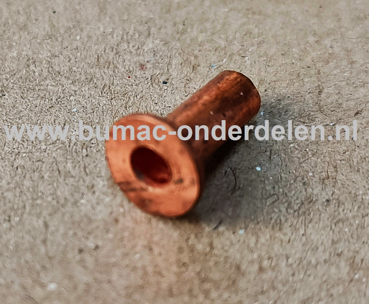 Klinknagel Koper 4x10 mm Een klinknagel is een Koperen bevestigingsmiddel die  bestaat uit een metalen pen die voorzien is van een verdikt uiteinde De meest toegepaste klinknagels hebben een ronde bolle of een verzonken zetkop Klinknagels zijn vaak vervaa