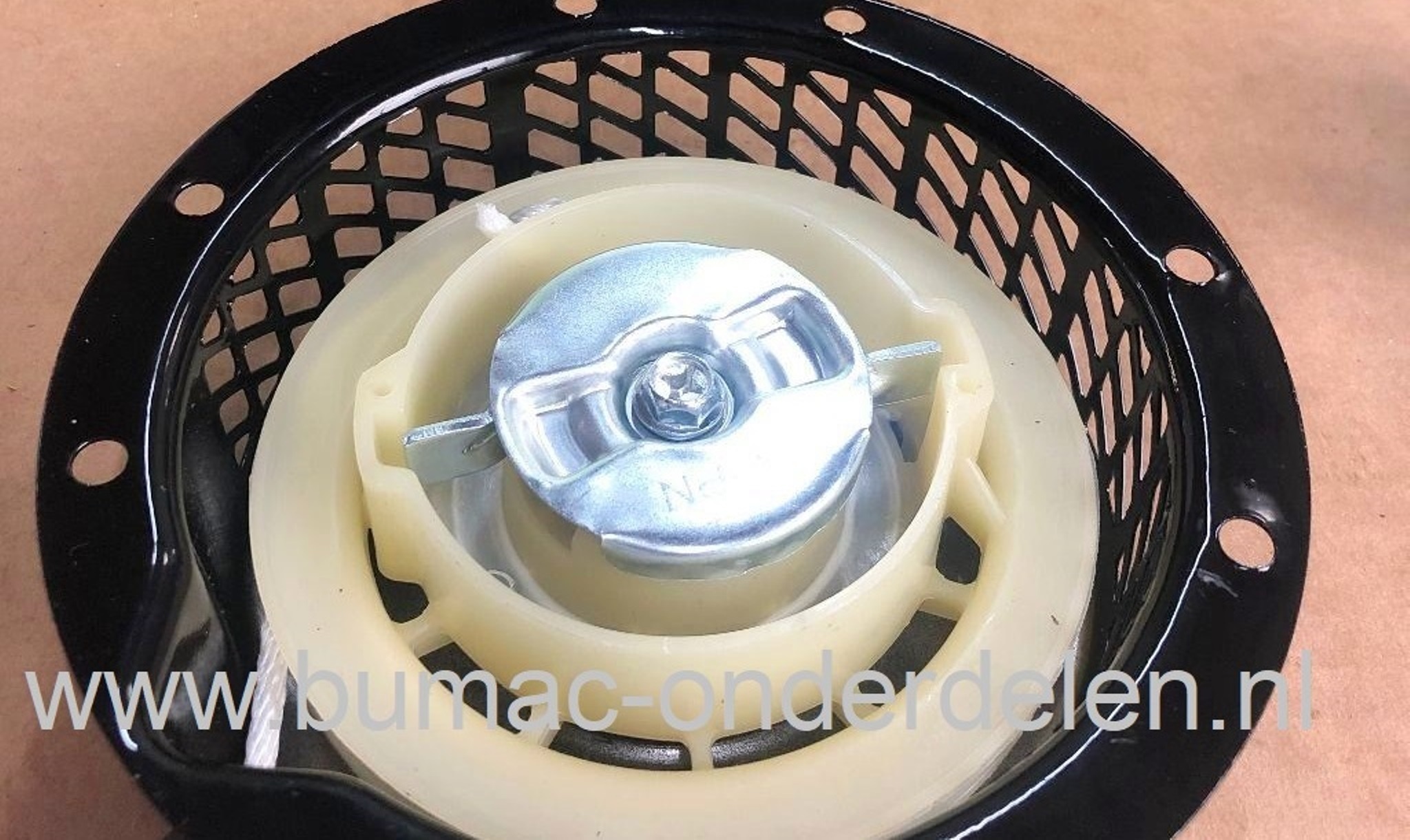 Handstarter voor Robin EY15 Motoren Stalen Behuizing met 2 Stalen Startpallen, Startmechanisme voor Robin Motoren op  Aggregaten, Generatoren, Trilplaten, Houtversnipperaars, Waterpompen, Compressoren, Verticuteermachines, Veegmachines