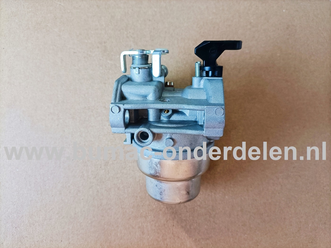 Carburateur voor Honda G300 Motoren op Trilplaat, Generator, Kooimaaier, Tuinfrees, Houtversnipperaar, Waterpomp, Bouwlift, Bobcat, Minikraan, Aggregaat, Hoogwerker, Cart, Veegmachine, Hakselaar, Hogedrukreiniger, Verticuteermachine, Kantensnijder, Vlinde