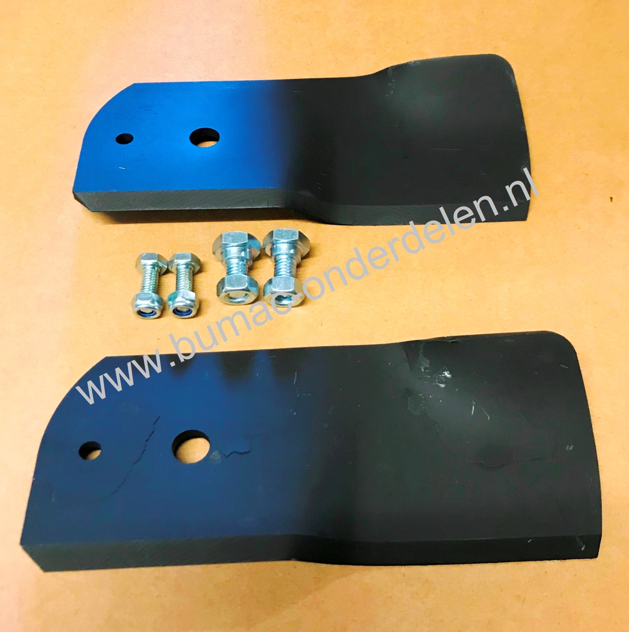 Maaimes Stiga Rechtsdraaiend per set voor 1 maaimes Lengte mestip 17 cm voor Frontmaaiers van Stiga, Caastel garden, Mountfield, Alpina Villa 92M, 107M, Park 92M, 107M