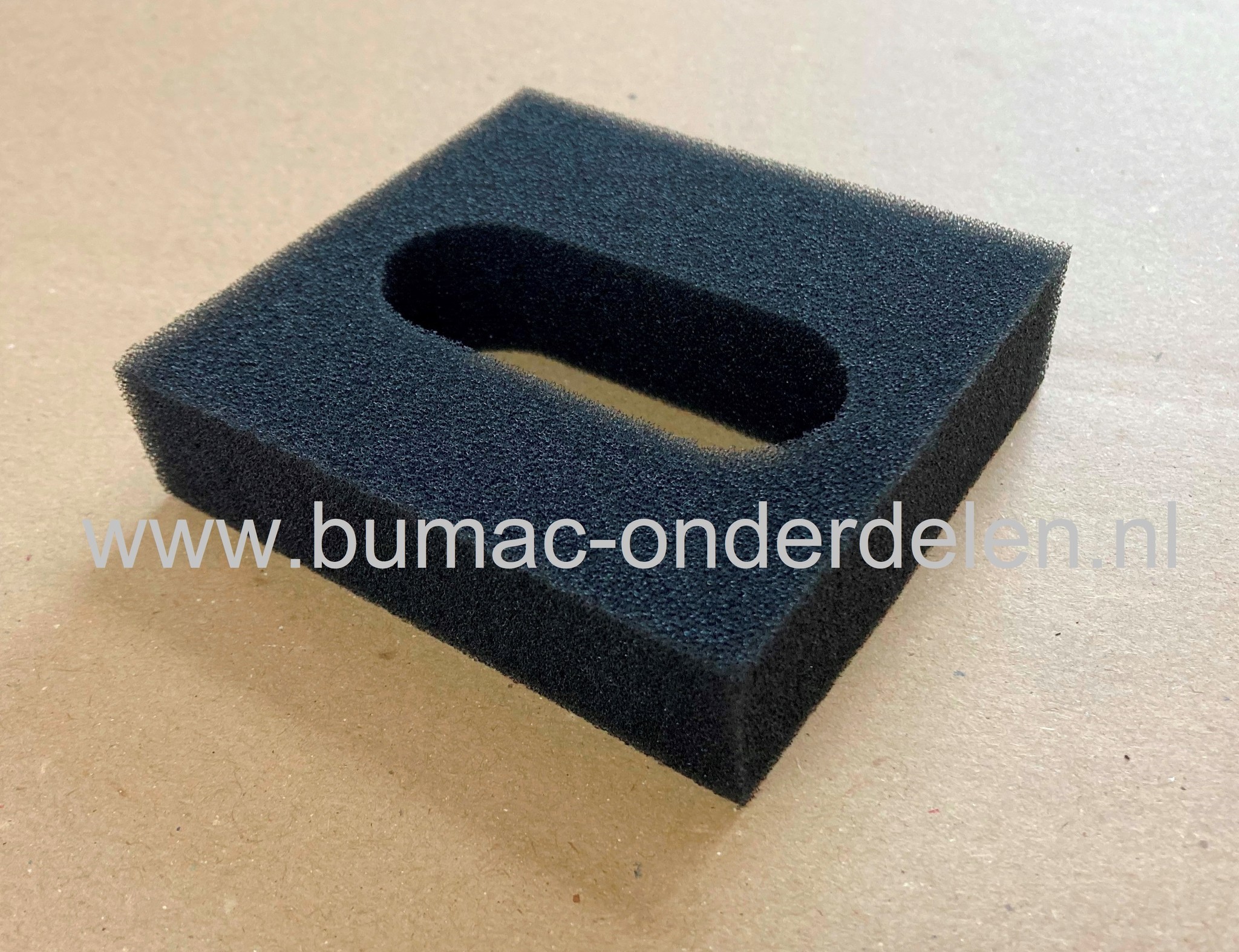 Luchtfilter voor Kawasaki FJ100G motor voor grasmaaier, kooimaaier, zitmaaier,  hakfrees, tuinfrees, aggregaat, kantensnijder, generator, verticuteermachine, schuimfilter, sponsfilter,  FJ 100G