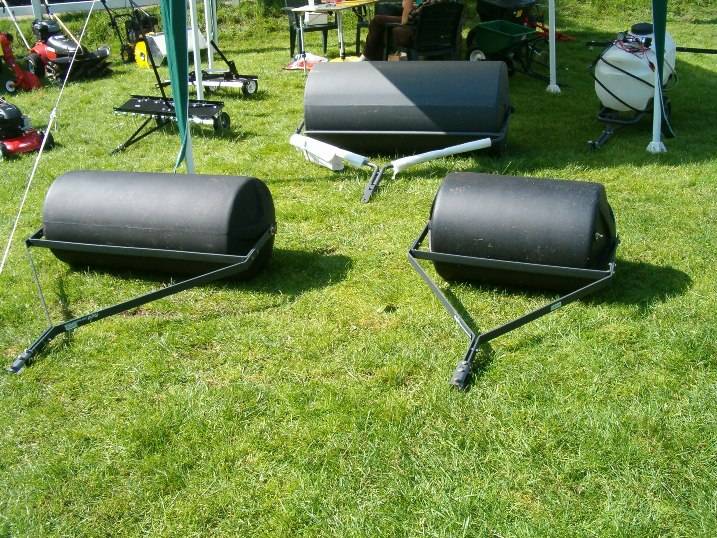 Grasrol - Tuinwals - Gazonrol Werkbreedte 124 Cm achter Zitmaaier - Frontmaaier of Tuintrekker Degelijke Gazonwals door de Polyethylenen Rol