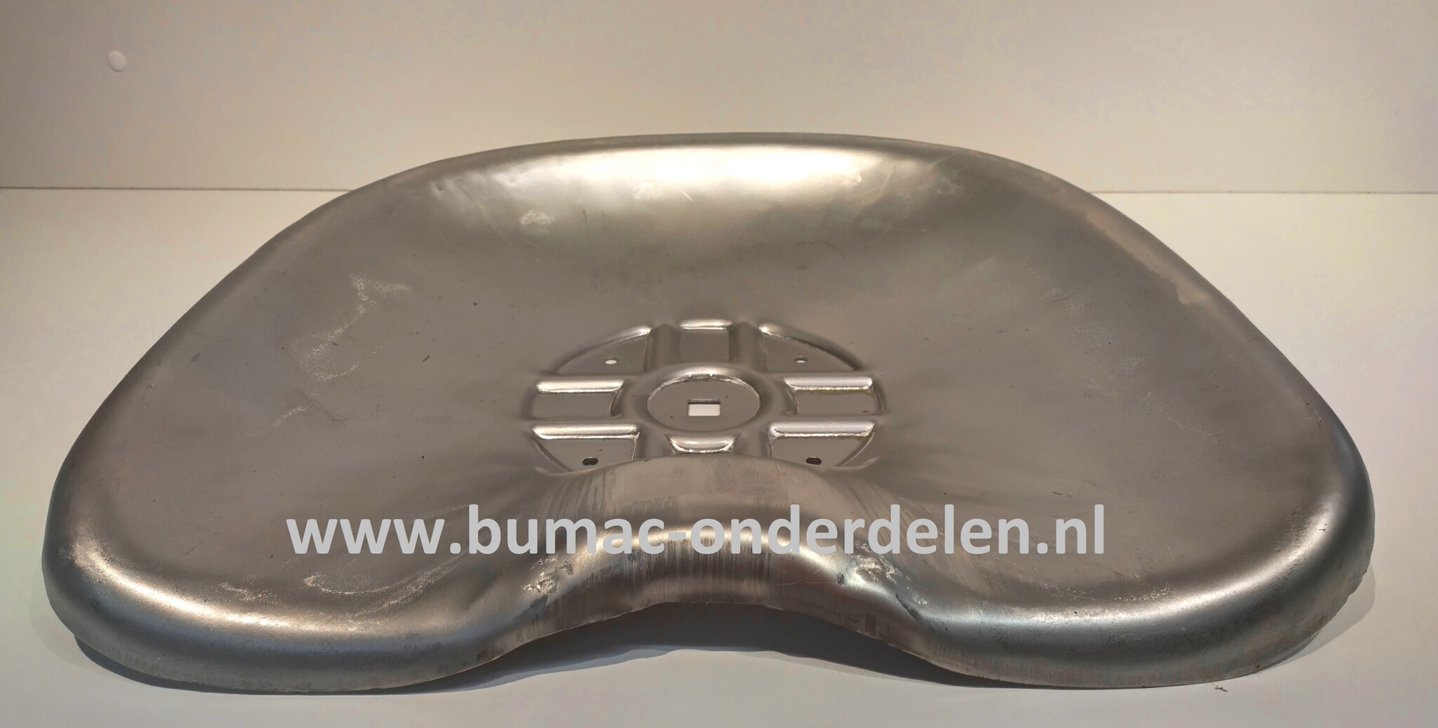 Zitpan staal 440 x 350 mm universeel oldtimer tractor zadel, panzitting, barkruk, designmeubel,  tractorstoel, blank metaal, Speeltuin wipwap zitschaal, onderdeel
