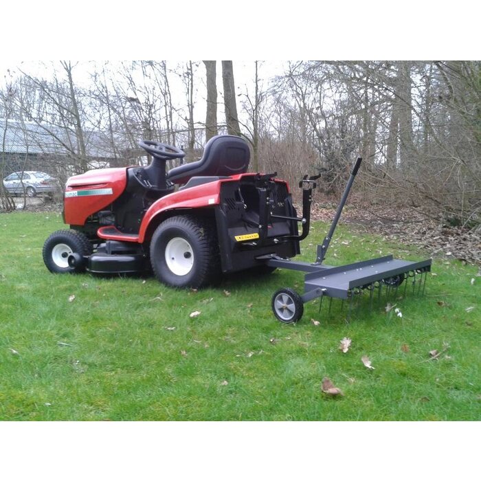 Ontmosser, Verticuteermachine, Gras Ontmossen, Mos verwijderen achter Zitmaaier - Quad - Frontmaaier