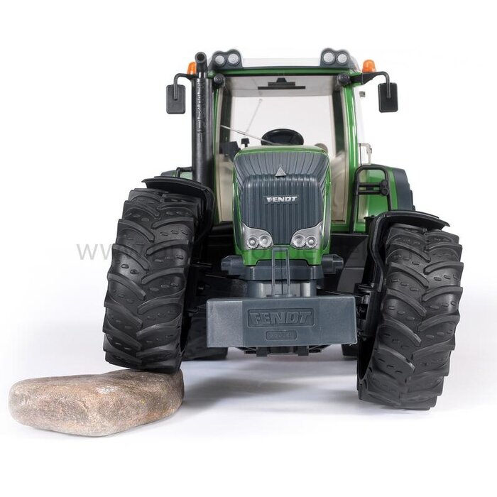Bruder Fendt 936 Vario tractor speelgoed, schaal 1:16 met openende motorkap, stuurfunctie via schuifdak, verstelbare trekhaak en afneembaar frontgewicht, Bruder speelgoed onderdeel