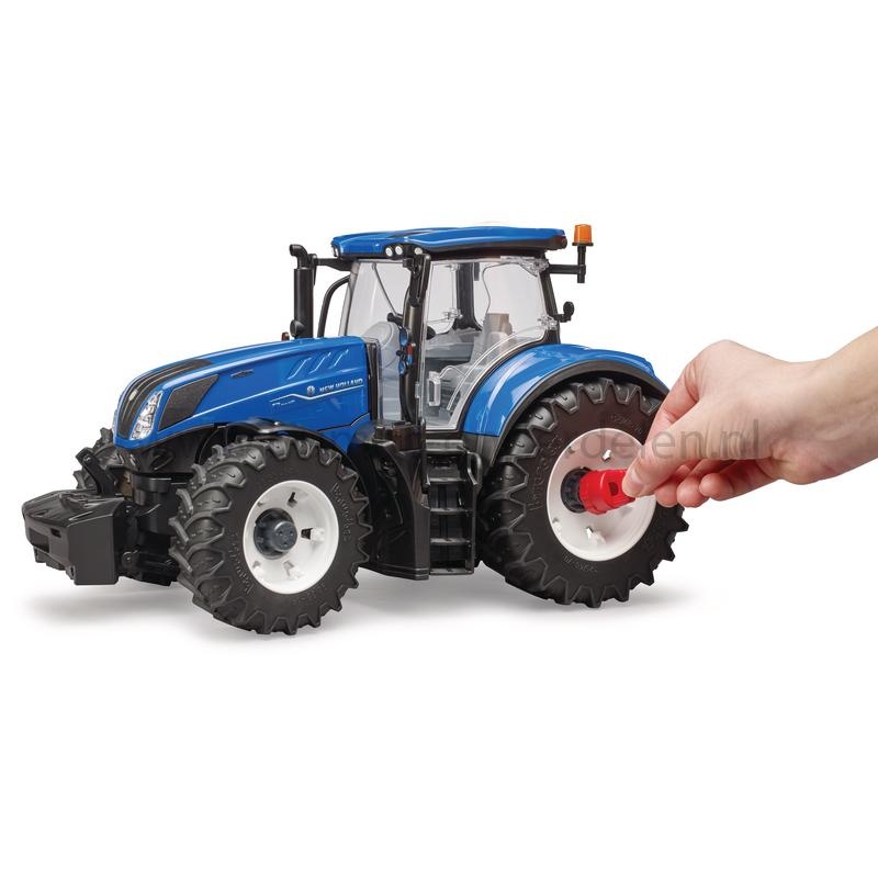 Bruder New Holland T7.315 speelgoed tractor schaal 1:16, tractor met cabine, stuurbare vooras, openende deuren, afneembare wielen en achterkoppeling, onderdeel