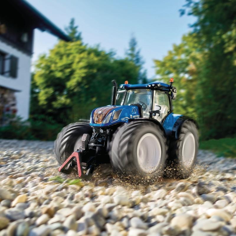 Siku New Holland T7.315 HD speelgoed tractor schaal 1:32, tractor met cabine, fusee-besturing, rubberen banden, frontgewicht en aanhangerkoppeling, onderdeel