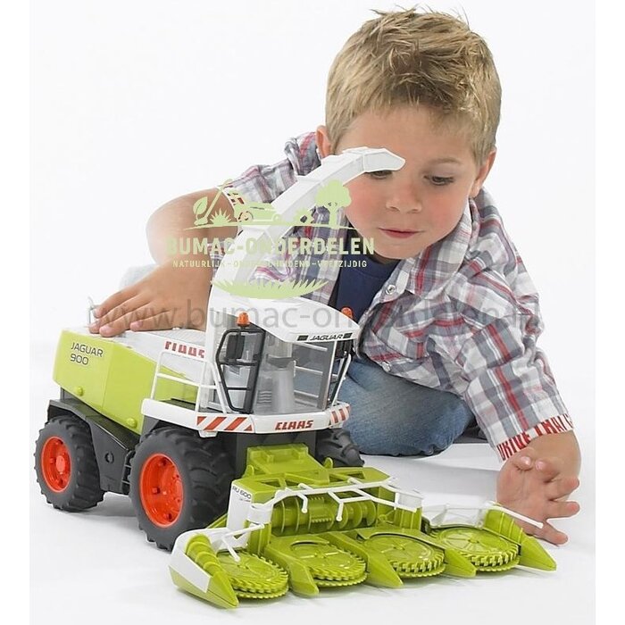 Bruder Claas Jaguar 900 speelgoed hakselaar schaal 1:16 met afneembare maïsbek, verstelbare uitwerpklep, profielbanden en cabine van hoogwaardig kunststof, onderdeel