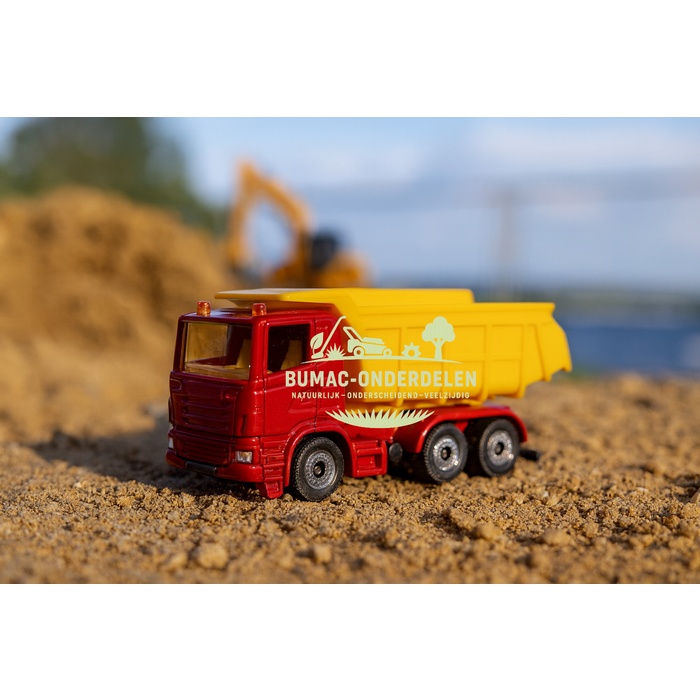 Siku vrachtwagen met kipbak, speelgoed MAN truck schaal 1:87, modelauto met metalen cabine en kunststof kiepbak, speelgoedauto onderdeel voor kinderen vanaf 3 jaar