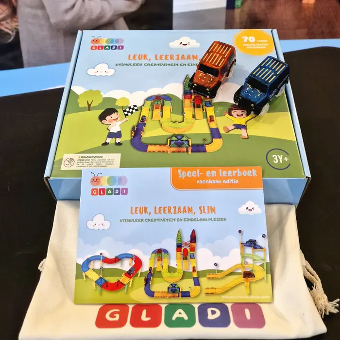 Gladi Tiles 70-delige magnetische racebaan met auto’s – educatief bouwspeelgoed voor kinderen