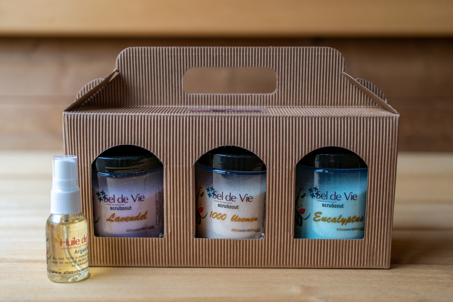 Luxe Scrubzout pakket 3 x 300 gram met Argan olie. In mooie geschenkverpakking