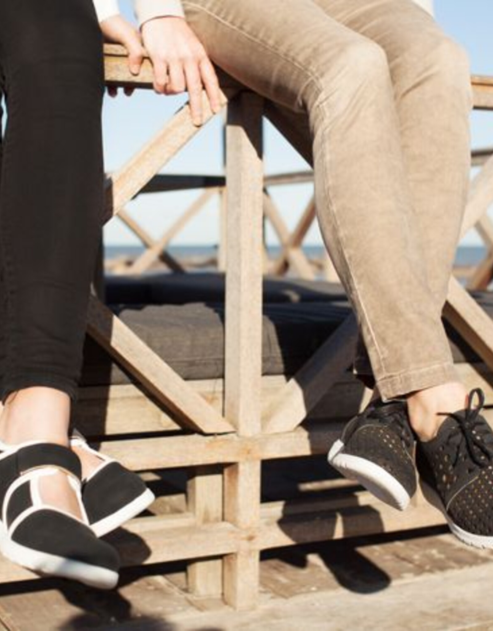 PRETTY&FAIR Zwarte sneaker - vegan -  Dalia Black - PF2010-V