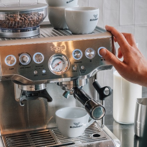 Doorsnede van het ThermoJet-verwarmingssysteem van de Sage Barista Pro, met de koude en verwarmde waterstroom