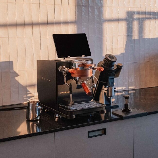 Wendougee - Data-S (Zwart/Goud) - Espressomachine