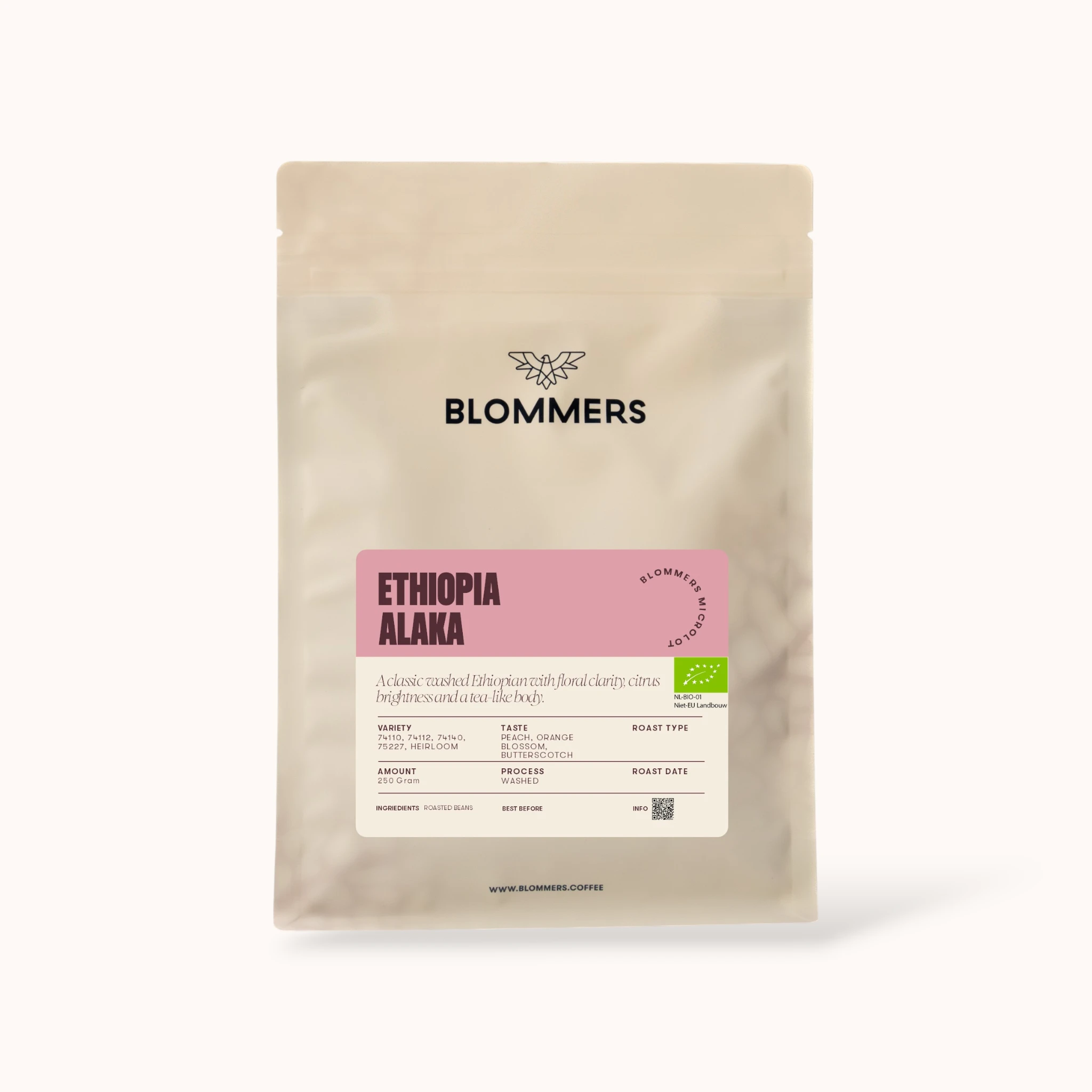 Light roasted coffee beans for filter