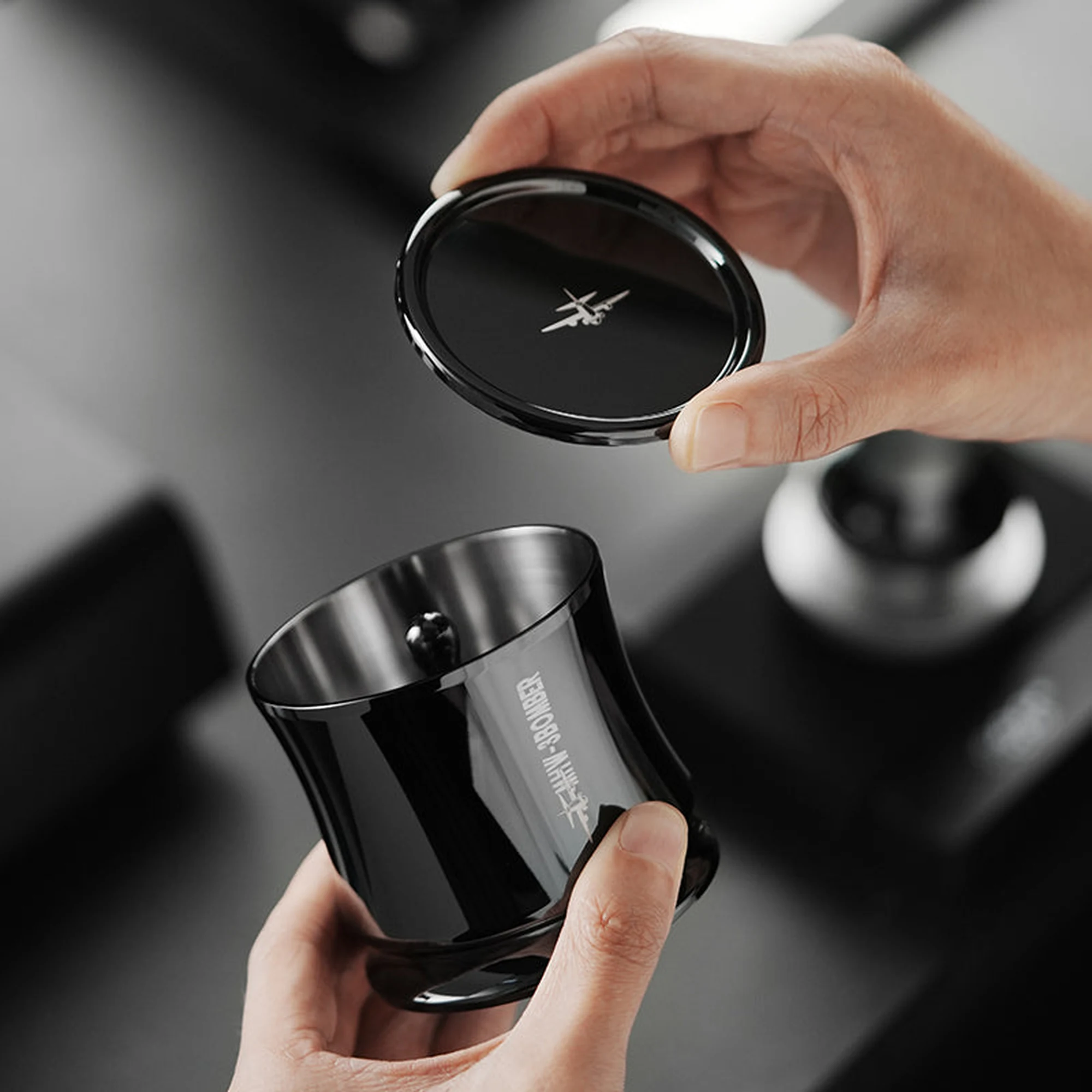 MHW-3Bomber FlowLight doseertrechter van SUS304 58 mm | Titanium Black
