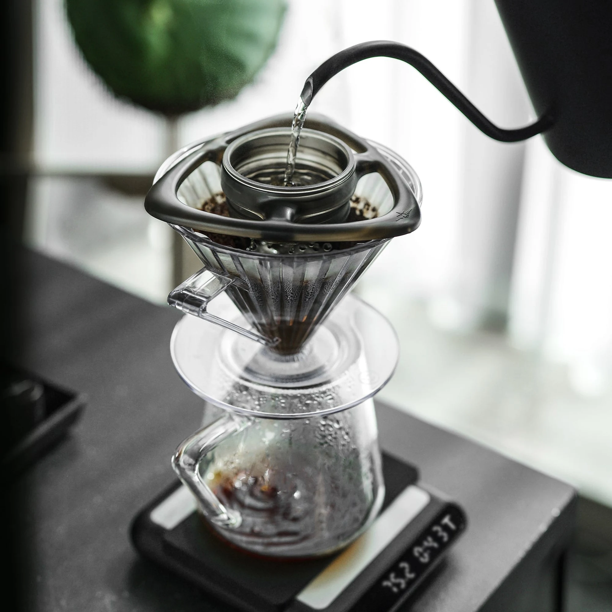 MHW-3Bomber Rain Pour-Over Splitter waterverdeler | Zwart