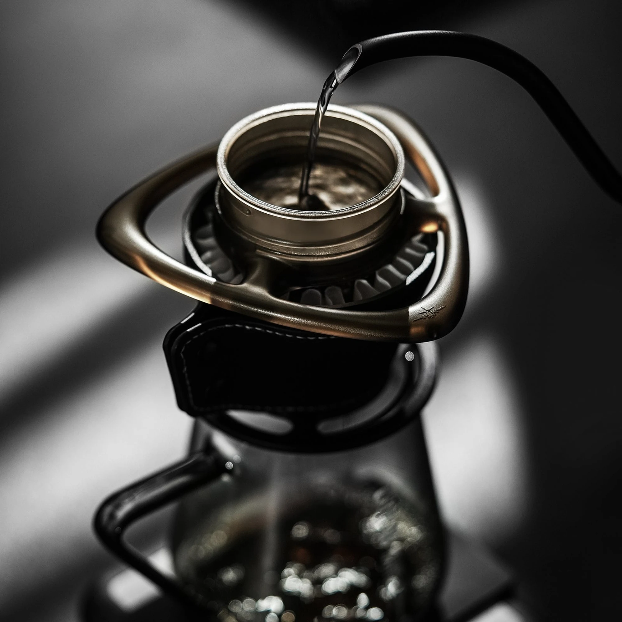 MHW-3Bomber Rain Pour-Over Splitter waterverdeler | Zwart