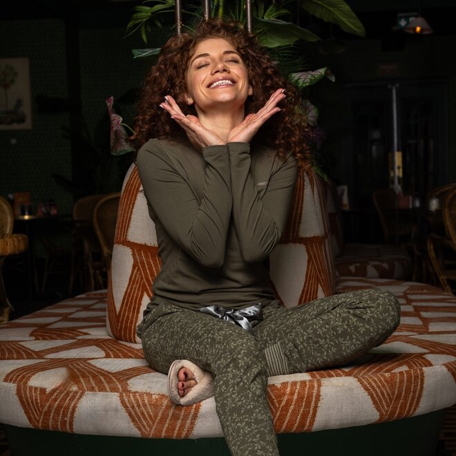 Charlie Choe Dames Longsleeve Donkergroen