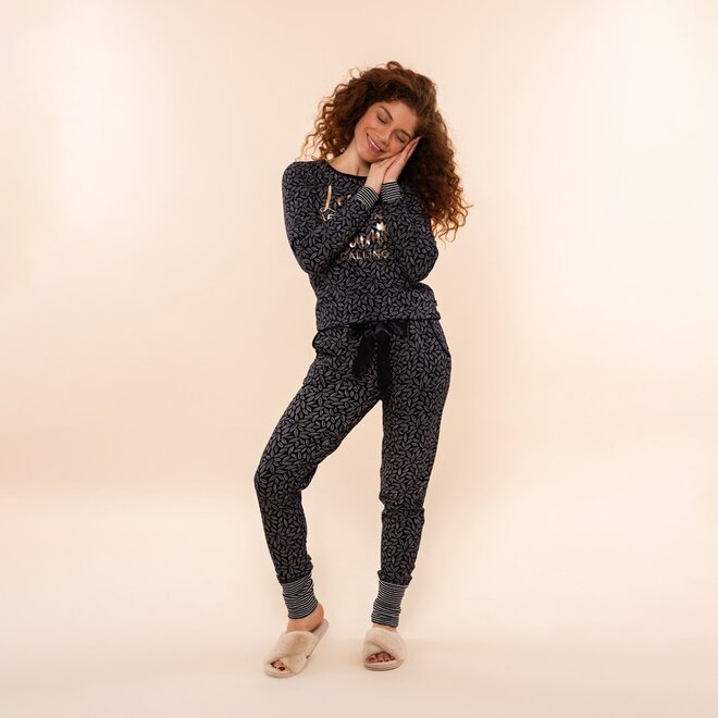 Charlie Choe Women's Pullover Black Leaves