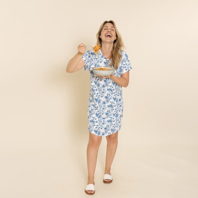 Charlie Choe Dames Pyjama Bigshirt Wit Blauwe Bloemen