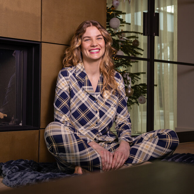 Charlie Choe Women’s Pyjamas, Navy Checks