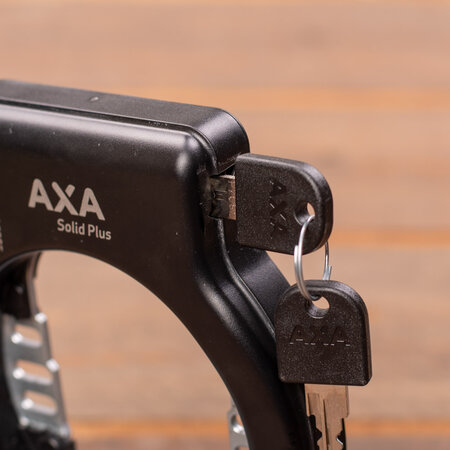 AXA Ringslot Solid Plus + insteekkabel RLN Newton 150 ART-2