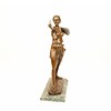 Bronzen beed van een amazone met zwaard en schild