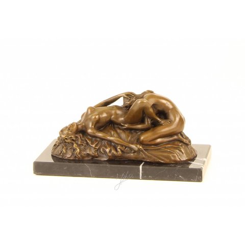 Kirken historie pålidelighed Bronze sculpture of a lesbian couple making love | YourBronze.com