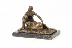 Erotische bronzen beelden