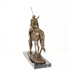 Bronzen beeld van een soldaat te paard