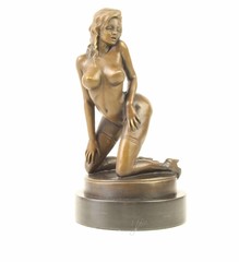 Producten getagd met erotisch bronzen beeld