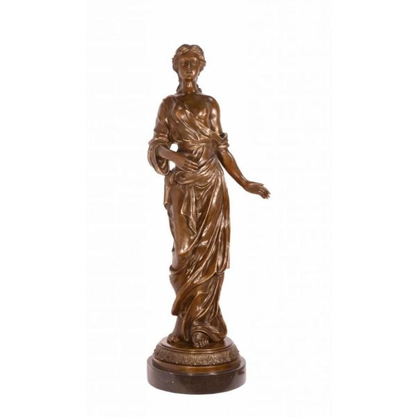  A bronze sculpture of the goddess of spring
