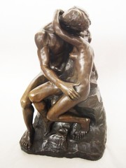 Producten getagd met bronze sculpture of the kiss
