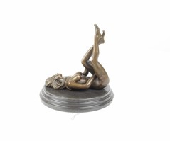 Producten getagd met bronze sculpture masturbating woman