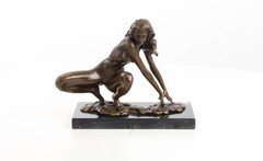 Producten getagd met erotic bronze statue