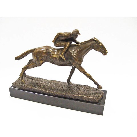Bronzen beeld van jockey en paard