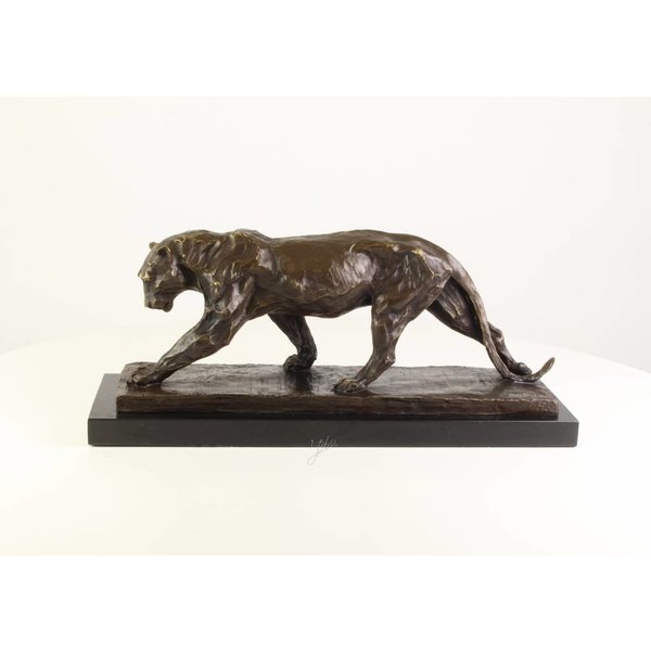  Bronze sculpture of a hunting panther