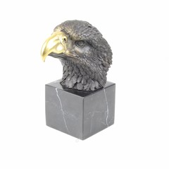 Producten getagd met bird of prey sculpture