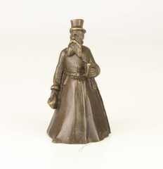 Producten getagd met table bell figurine