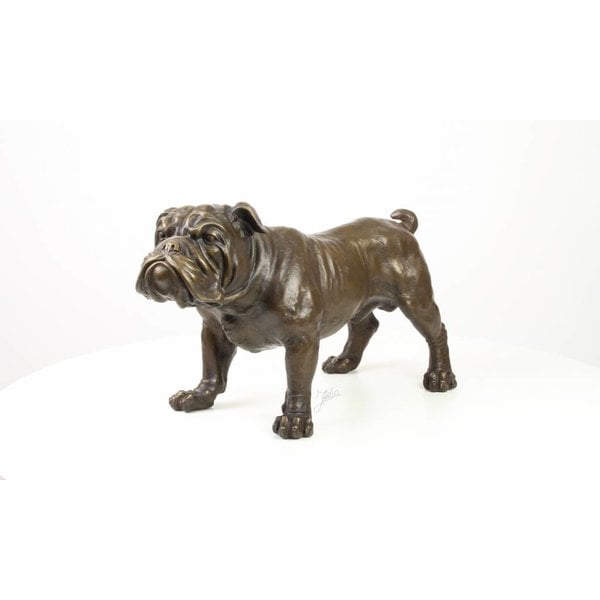  A bronze sculpture of a standing English Bulldog