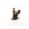 Bronzen groep met satyr en vrouw