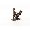 Bronzen groep met satyr en vrouw