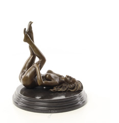 Producten getagd met bronze sculptures of naked females